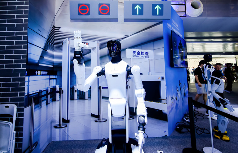 AGIBOT robots for guidance at WAIC