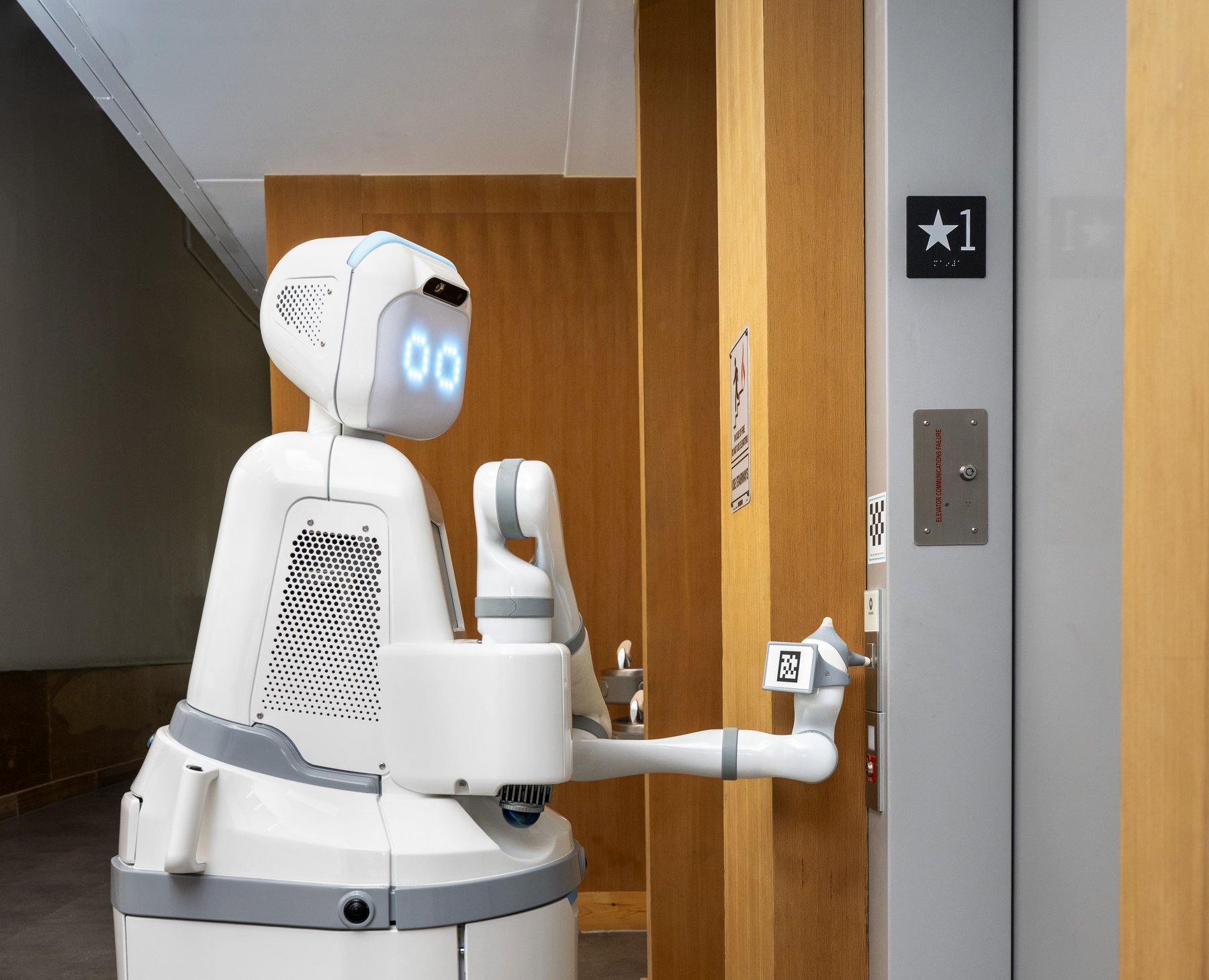 Moxi 2.0 in a hospital corridor setting from Diligent’s launch materials
